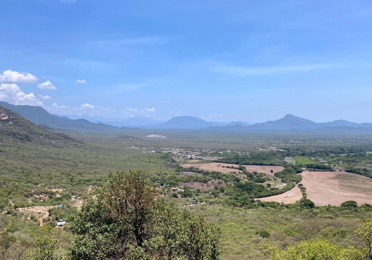 Paisaje de montañas y naturaleza del territorio vallenato