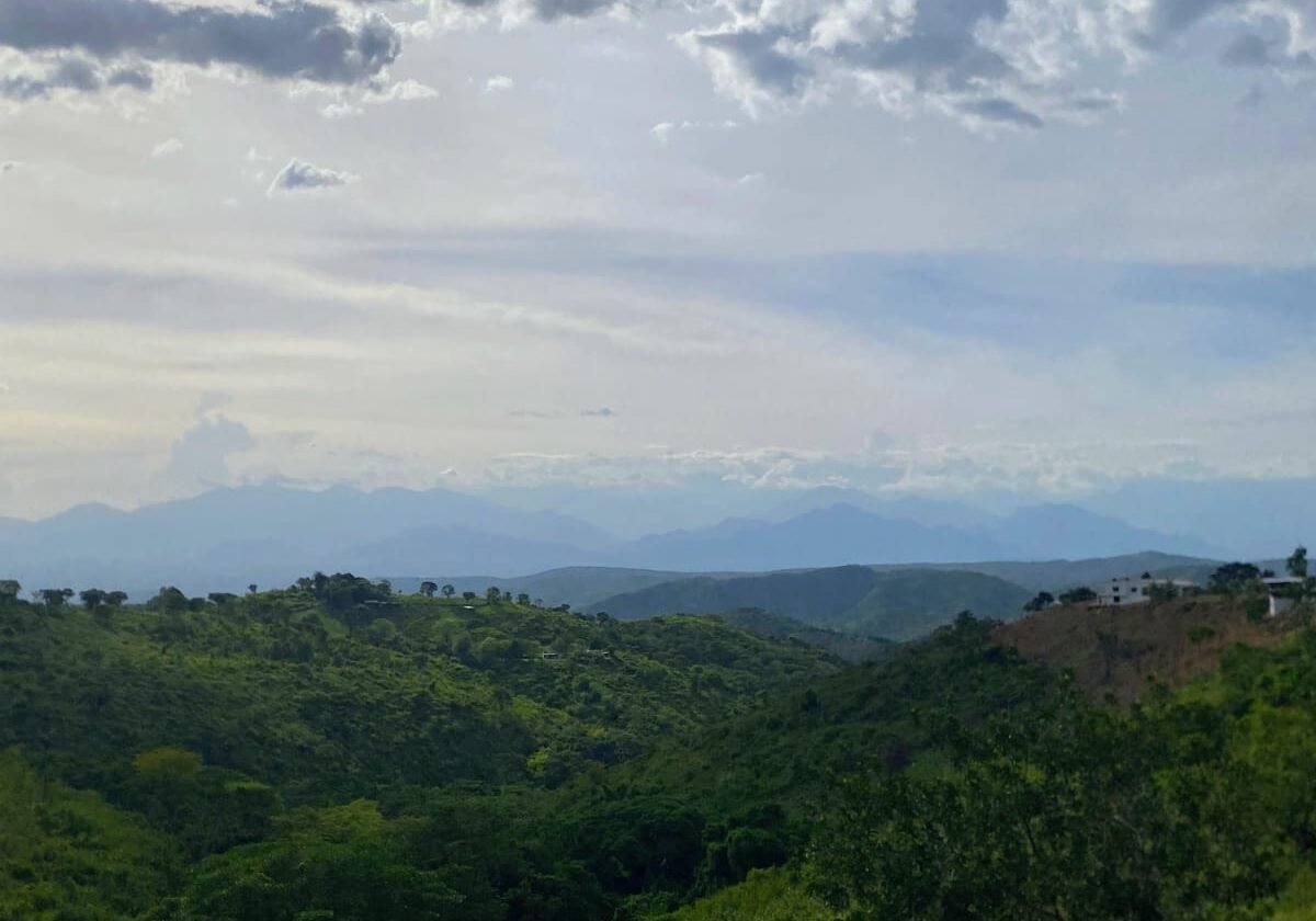Gira Manaurera en Manaure, Cesar con paisaje de la Serranía del Perijá